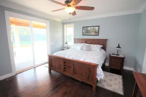 \"J & J's Getaway\" brandneues, modernes Luxushaus mit super einfachem Zugang zum See - Image 3