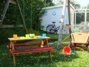 5 minutos a pé da praia: casa de férias confortável com jardim, varanda e sauna - Image 2