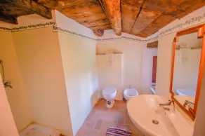 Manor with private pool and fenced garden 8 kms from Castelnuovo di Garfagnana - Image 4