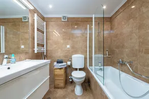 Golden Cove Apartment - Image 2
