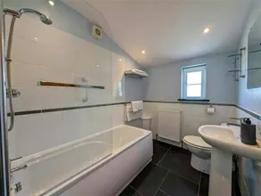 Tan Y Bryn Y Bwthyn Cwm yr Eglwys - Image 2