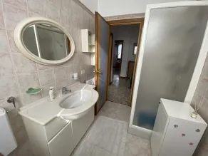Casa singola per 4 persone, parcheggio privato per 2 auto, 5' in auto da Como. - Image 3