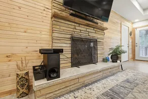 Modern Farmhouse 3BR Tulsa Oasis home - Image 2