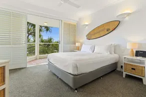 Sun, sand, and surf, Sunrise Beach - Image 4