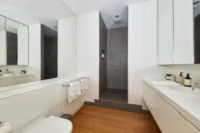 Debonair Townhouse - 150 metres to beach! - Image 2