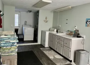 Lakeview - Lake Erie - Ashtabula, OH - 5 Min to GOTL - Fireplace- Deck - King Bed - Image 2