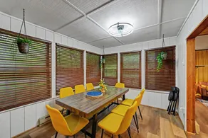 COZY CEDAR RETREAT  WITH HOT TUB // DECK // FIRE PIT- 5 MINUTES FROM LAKES!!! - Image 5