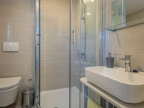 Skøn  feriebolig for 6 gæster med klimaanlæg, WIFI, privat pool, TV og terrasse - Image 2