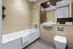 Modern 01 & 02 Bed Apartment in Canary Wharf - Image 2