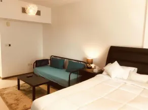 Dubai Marina Deluxe Apartment - Image 5
