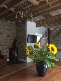 Beautifully restored Victorian Coachhouse - Image 2