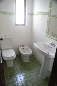 Villa familiale, piscine avec protection pour enfants, 4 chambres à coucher et 3 salles de bain - Image 2