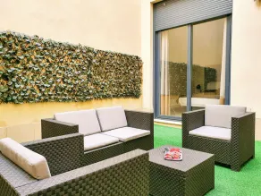 Very spacious and comfortable apartment. Private patio and sundeck with views - Image 4