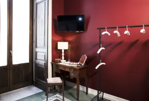 Art Fashion House Luxury Rooms - Image 2