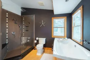Shore Beats Work! Avkopplande 4 BR lakefront hem med fantastisk utsikt! - Image 4