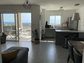 Sunny T2 with sea view - Image 4