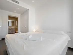 Penthouse avec solarium privé et piscine face mer - Image 5