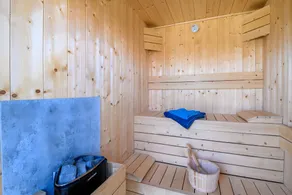 ‘Houseboat Sea Eagle Stralsund’ with Sea View, Private Terrace and Sauna - Image 2