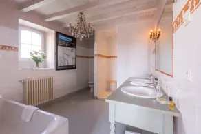 Family Private Mansion 4*- Private pool & panoramic views - Hôtel de Mellet - Image 2