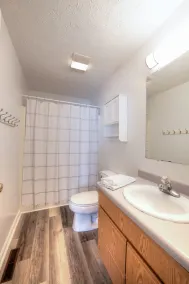 Close to VT - 4Bdrm, Sleeps 10 - Image 5