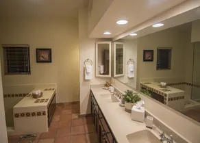 Love living the outdoors lifestyle? 1+ Acre retreat with heatable private pool. - Image 2