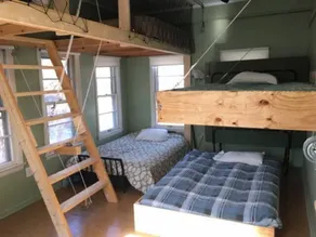 5 minute walk to downtown. Cozy family sized home with everything you need. - Image 3