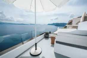Standard Cave Villa with Outdoor Hot Tub - Image 2