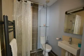Great dog friendly 2 bed apartment close to village and beach. - Image 2