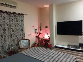 T2 Lovely 2 bedroom hill view with covered parking - Image 5