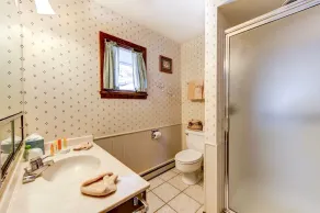 Salmans Bear Cove Home - Image 4