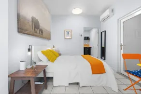 Ocean Park Studio Steps to beach Keyless entry - Image 4