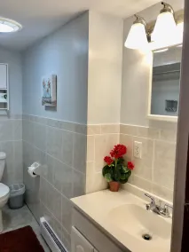Beautiful 2 Bedrooms with 2 Beds in Shrewsbury - Image 3
