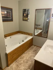 Peaceful Cabin located in beautiful Des Moines River valley - Image 4