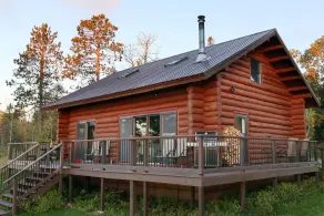 Cabaña de madera clásica del lago bermellón - Image 5