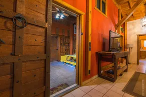 V#1 Beautiful Villa in Sam Rayburn-best value, lots of parking,  7-9 guests - Image 2