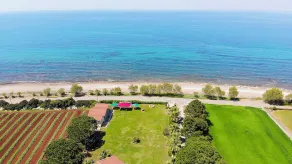 Calme Suites en bord de mer de luxe à Kalo Nero Beach avec une vue spectaculaire sur l'océan - Image 5