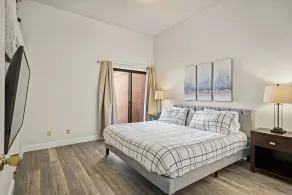 One Level Newly Remodeled Home Mins Downtown - Image 4