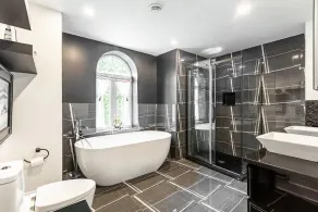 Chalet l'Abondance: Jacuzzi, Fireplace, 1min Bike Path, 7 Min to Aquatic Parc ! - Image 5