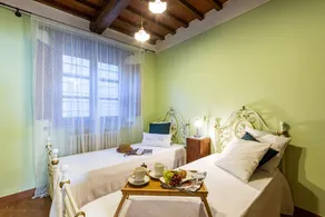 A nice ground floor apartment with covered patio - Image 5