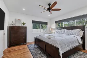 Fully Renovated Mid Century Ranch minutes from Siesta Key and Downtown Sarasota! - Image 5