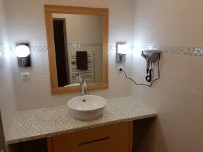 Lejlighed 80m2 + møbleret gårdhave 40 m2, gratis WIFI, parkering inkluderet, 6 pers, N ° 8 - Image 3