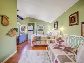 Cherokee Ridge 5 - Charming Pet Friendly Cottage in the Woods - Image 5