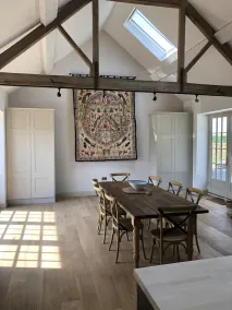 Stunning 19th century barn conversion in gorgeous Hampshire countryside - Image 3