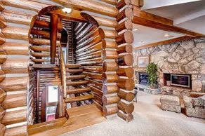 Luxe, emplacement et beaucoup d'équipements dans cette maison incroyable avec bain à remous - Image 2