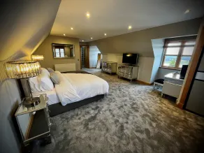 The Cottage @ The Vu - Image 4