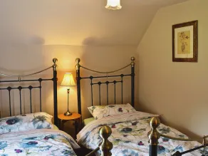2 bedroom accommodation in Lea, near Matlock - Image 4