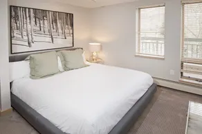Gateway Plaza R4 Condo - Image 4