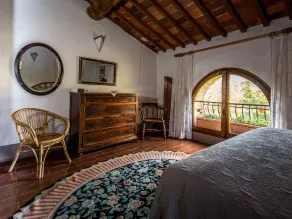 Fullly equiped luxury Tuscan villa gardens with views - Image 4