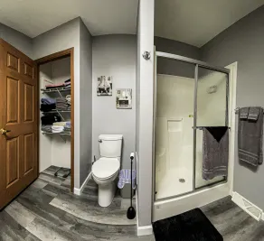 Vacation Delight-Two blocks from boat launch, park, beach and popular Newman St. - Image 3