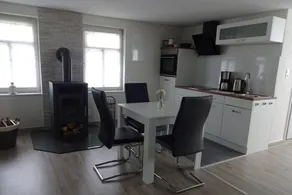 Vacation home at the edge of the forest - Image 4